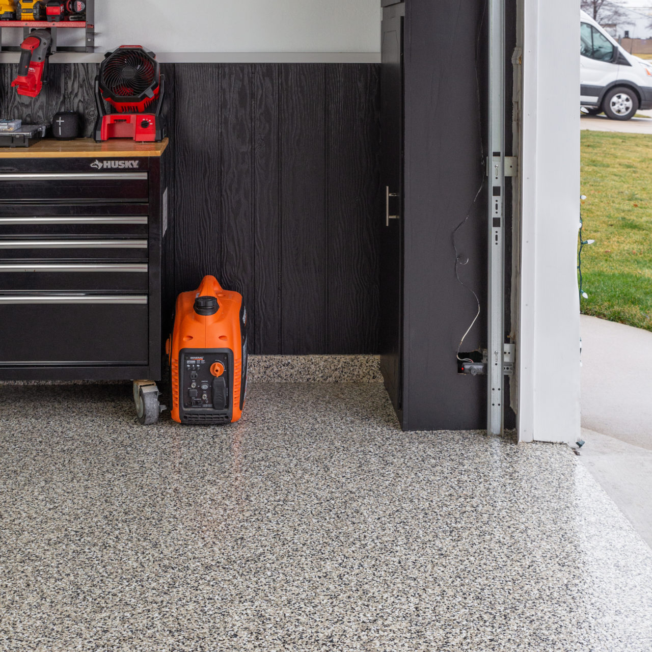 epoxy flake color loon in garage
