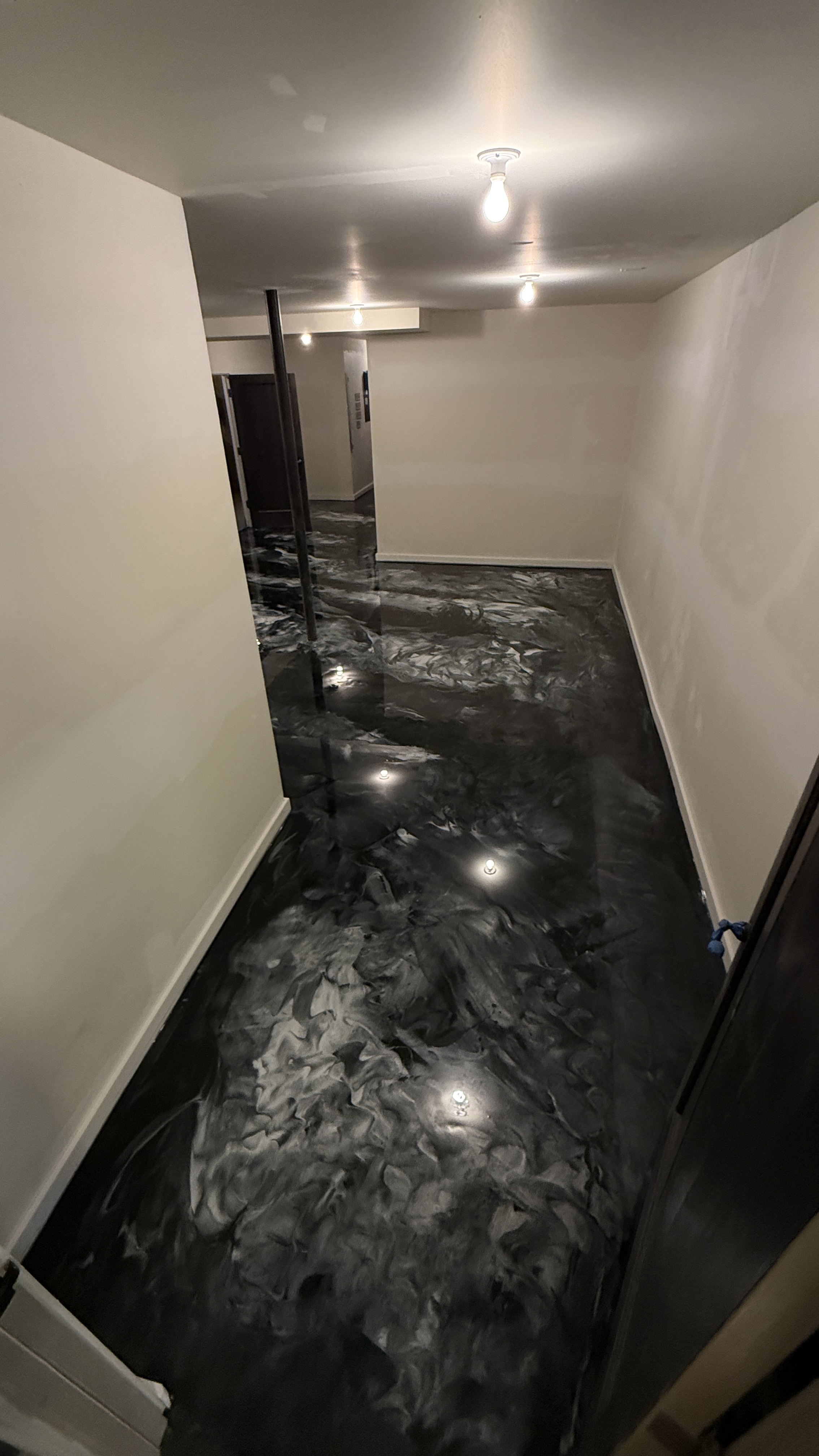 metallic-epoxy-floor-img