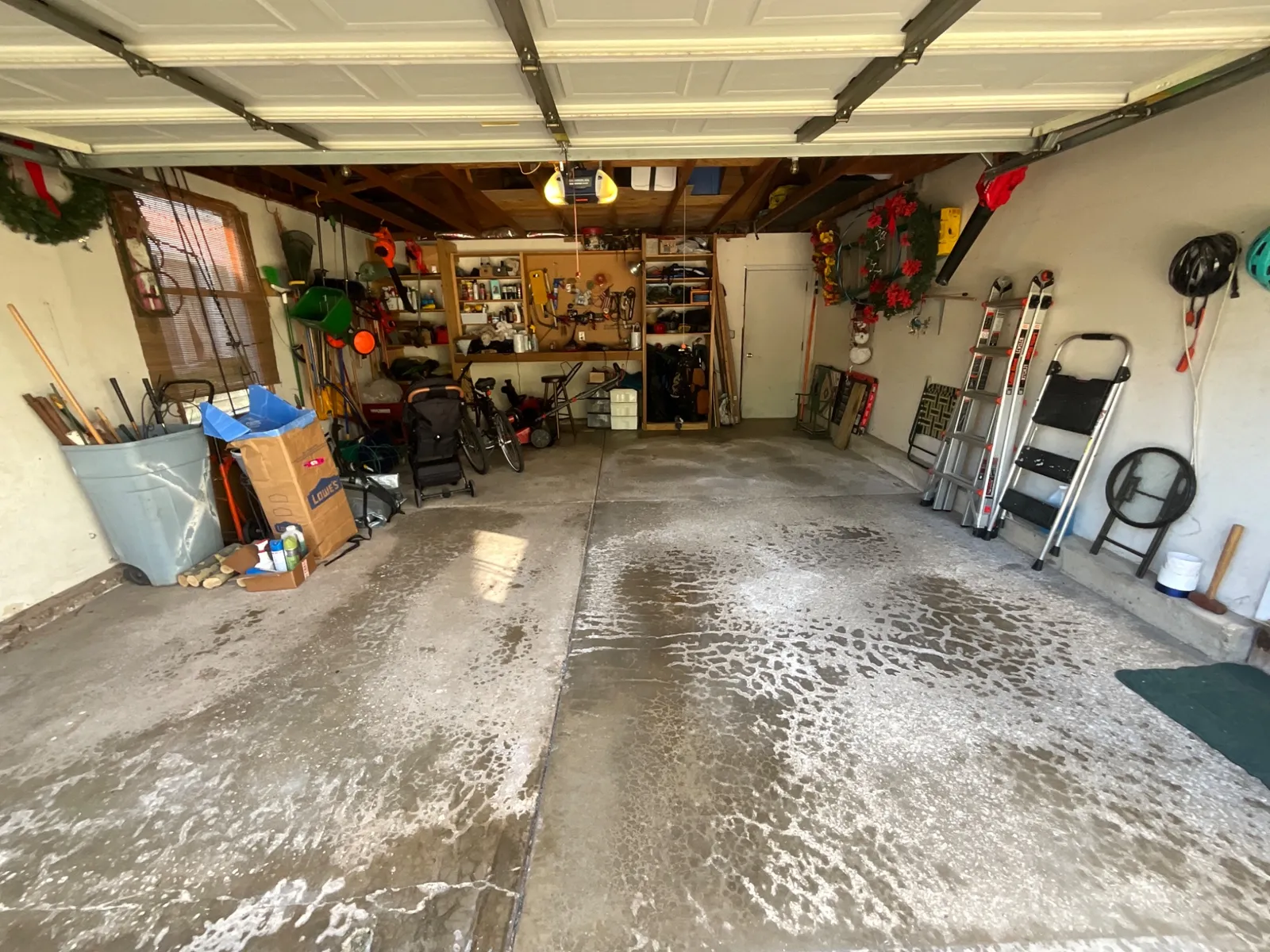 Before: Polyurea Tidal Wave flake garage floor in Arlington Heights, IL