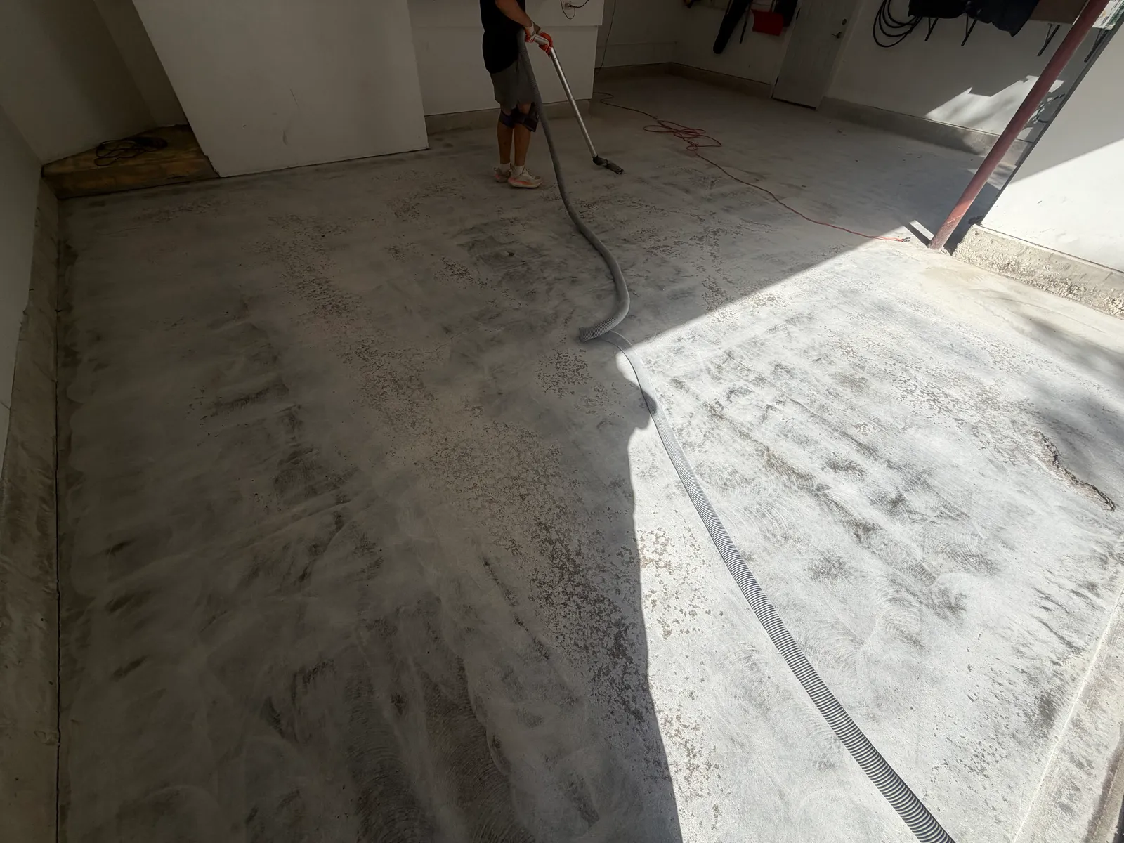 Before: Polyurea flake 3-car garage floor in Gravel blend in Inverness, IL