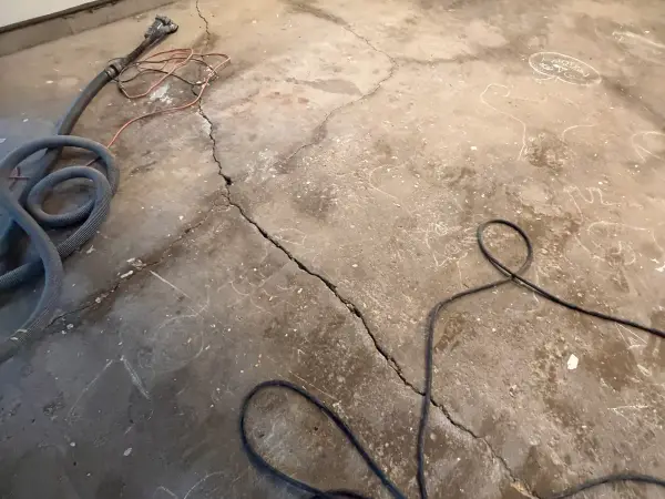 Polyurea Schist flake garage floor in Palatine, IL — photo 5